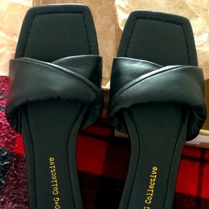 New in Box Slip Sandal in Black. Beautiful! 👠